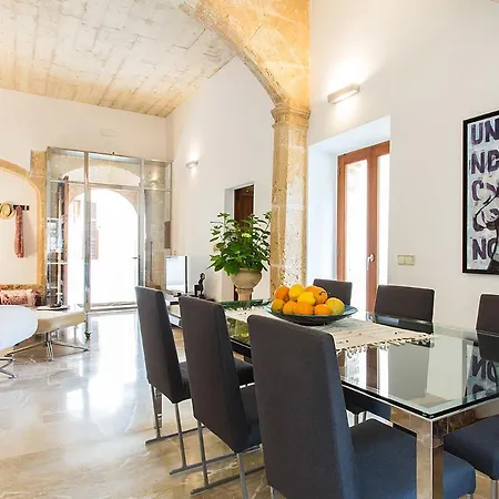Holiday home Town House Esglesia In