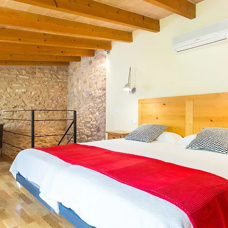 Holiday home Town House Esglesia In *