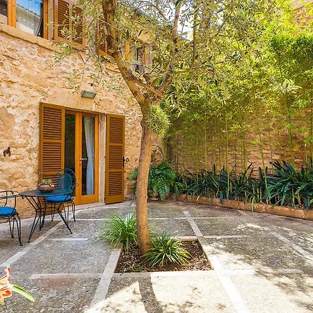 Town House Esglesia In Alcudia (Mallorca)