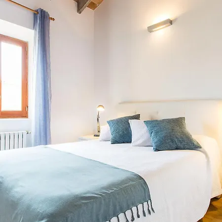 Holiday home Town House Esglesia In